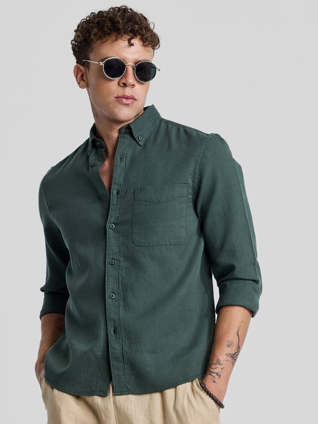 

Snitch Men Smart Slim Fit Button-Down Collar Solid Cotton Casual Shirt, Green