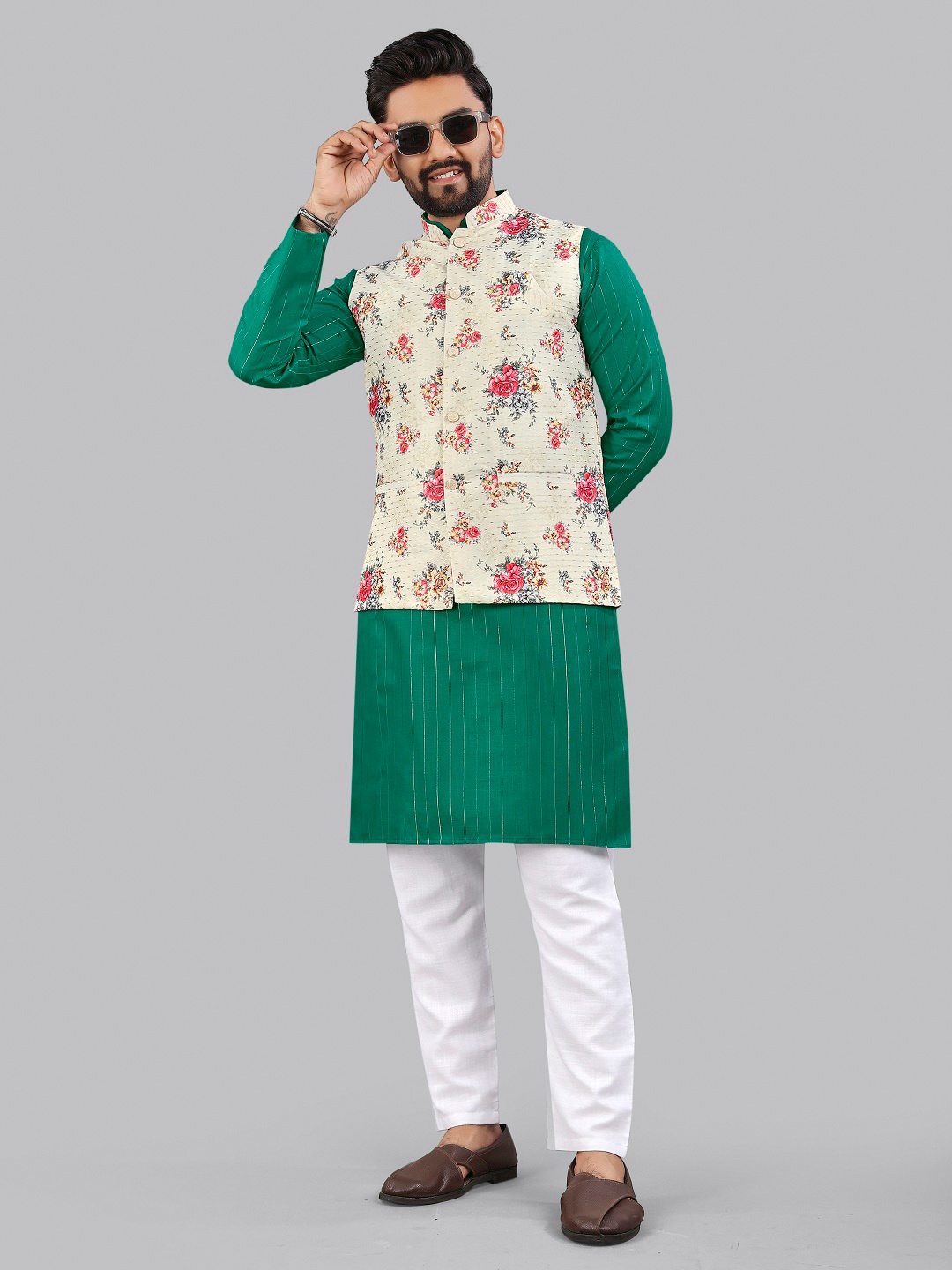 

WELL TEX Striped Mandarin Collar Long Sleeves Straight Kurta With Pyjama & Nehru Jacket, Green