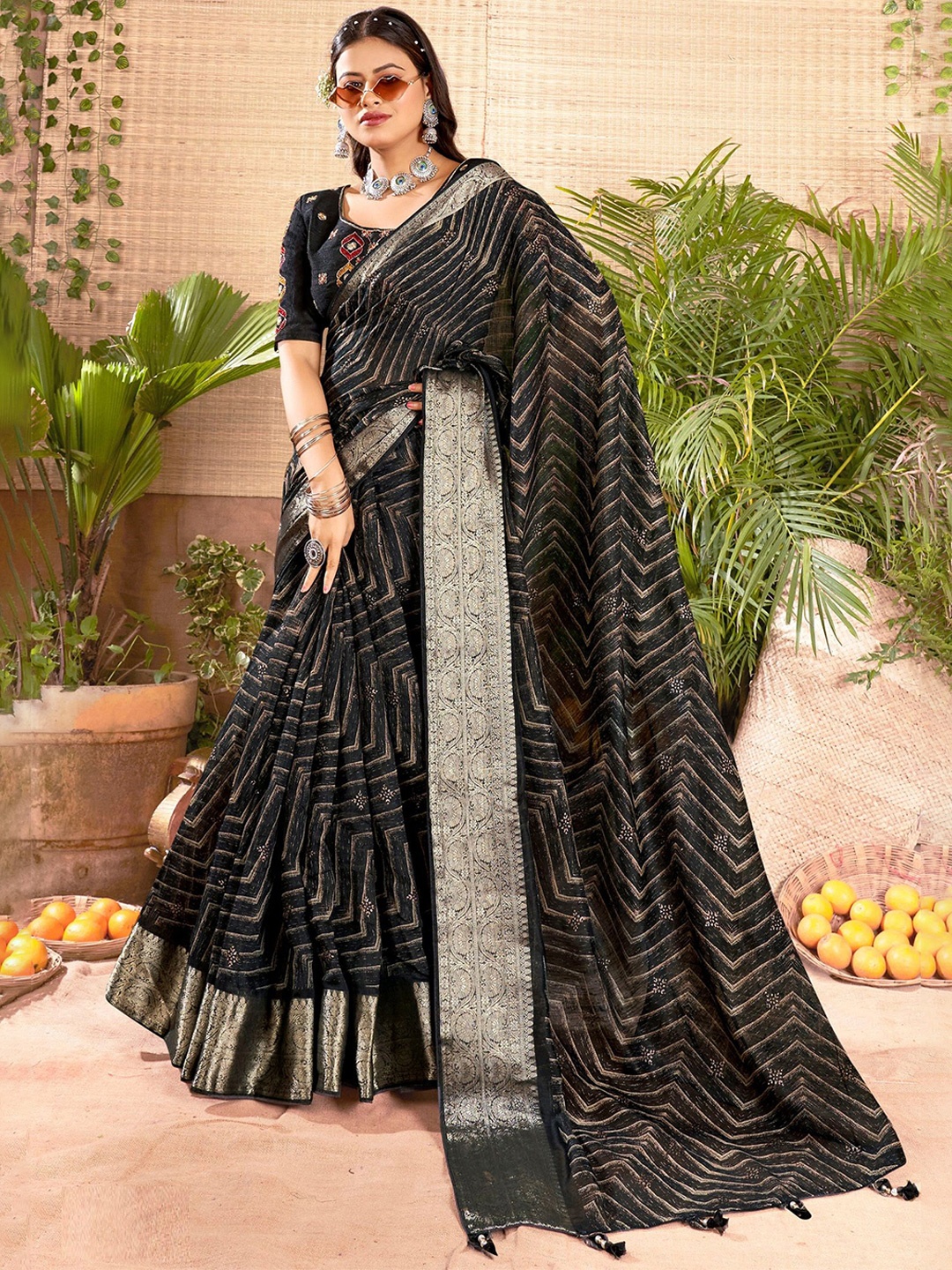 

MAHALASA Zari Abstract Printed Saree, Black