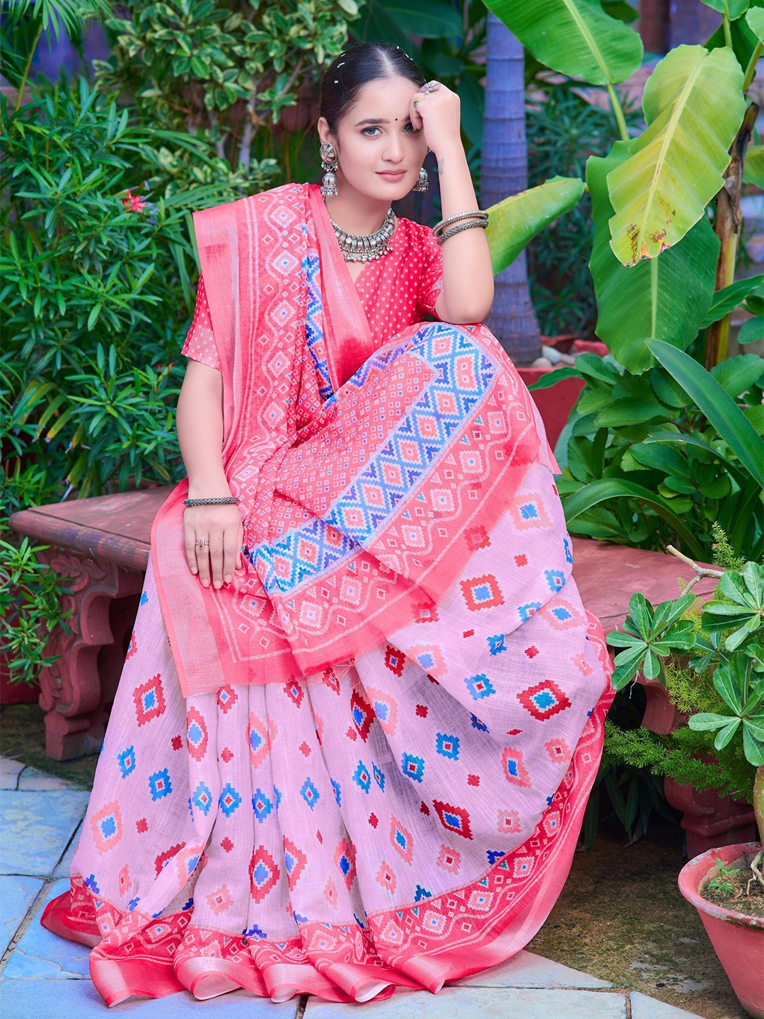 

Mitera Ethnic Motifs Printed Zari Pure Cotton Saree, Pink
