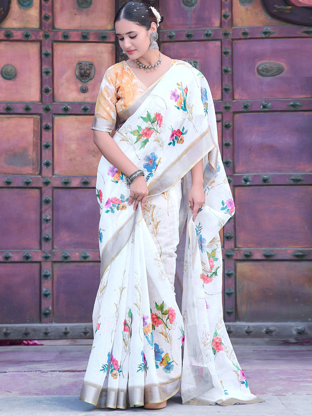

Mitera Floral Printed Zari Pure Cotton Saree, White