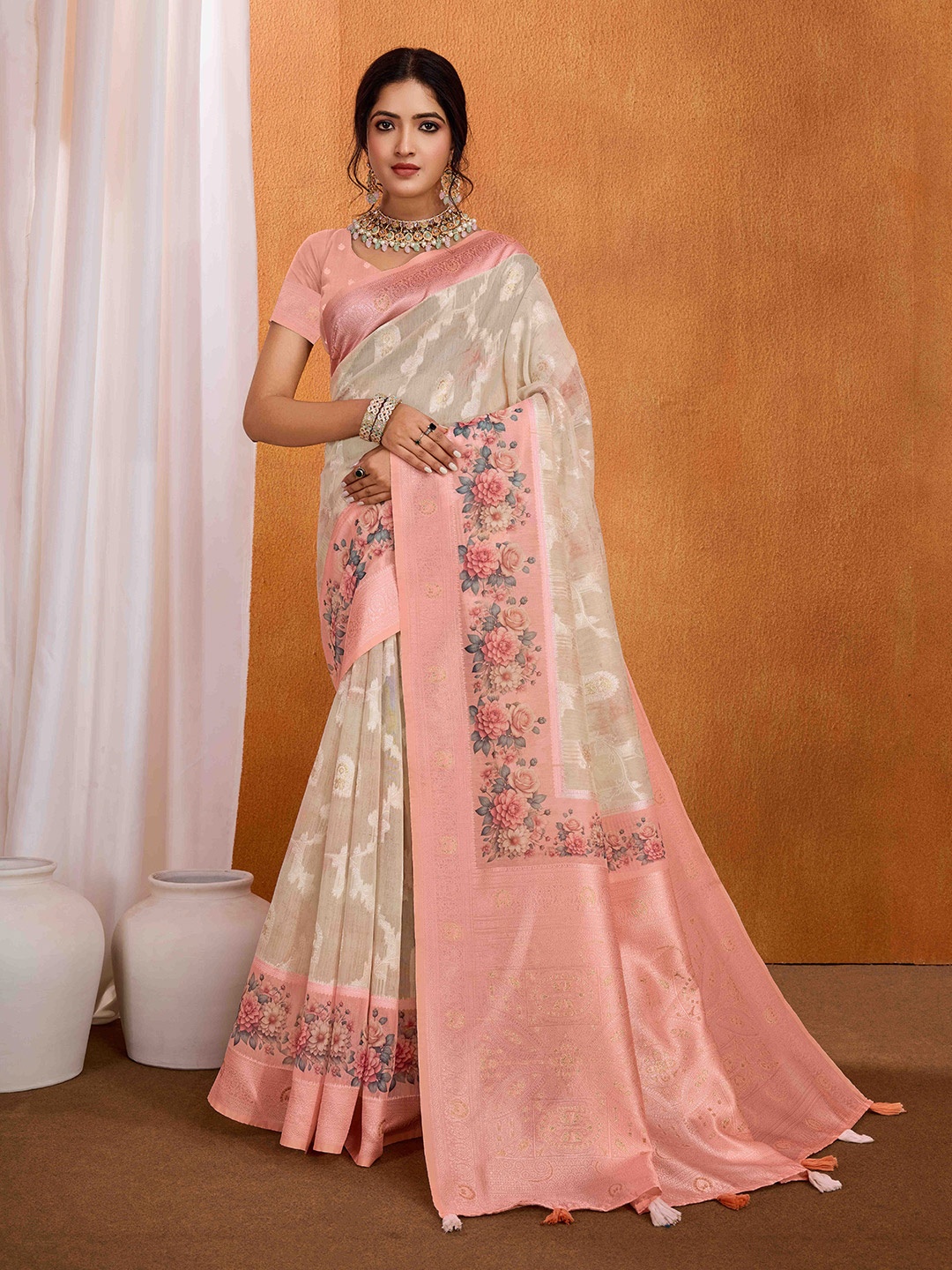 

Rekha Maniyar Woven Design and Floral Printed Zari Pure Cotton Banarasi Saree, Beige