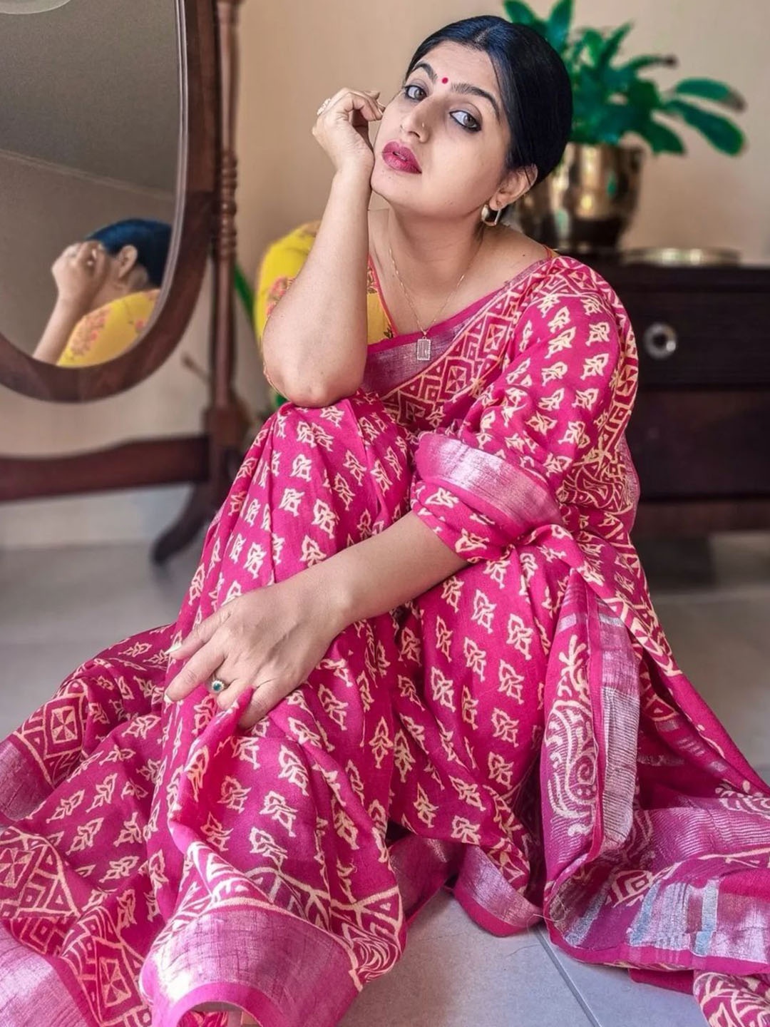 

Nimidiya Ethnic Motifs Printed Zari Pure Cotton Saree, Pink