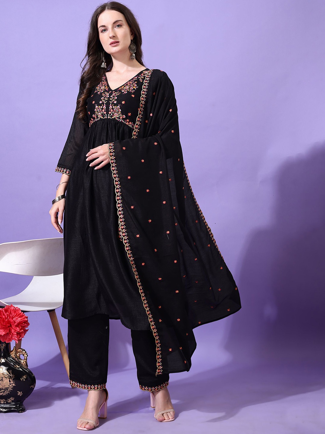 

Hirvanti Fashion Floral Embroidered V Neck Empire A Line Kurta With Trousers & Dupatta, Black
