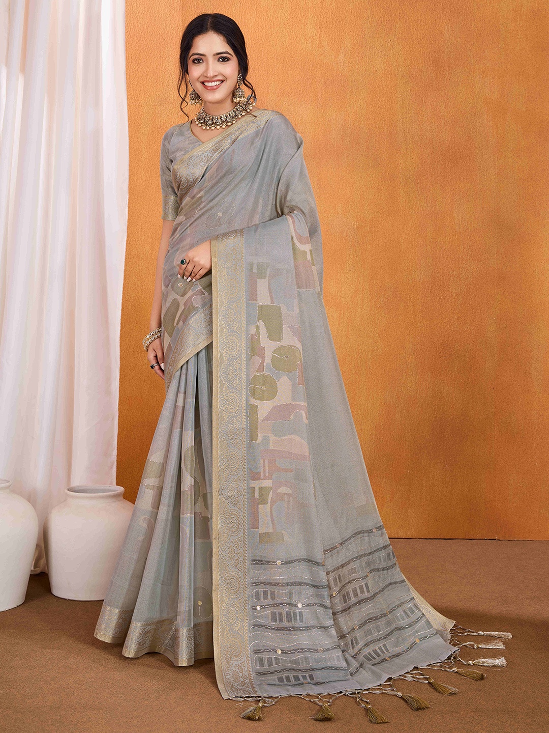 

Rekha Maniyar Woven Design Zari Kanjeevaram Saree, Grey