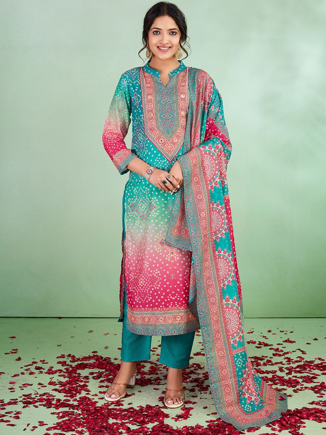 

SUAAC Floral Printed Mandarin Collar Straight Kurta With Trousers And Dupatta, Turquoise blue