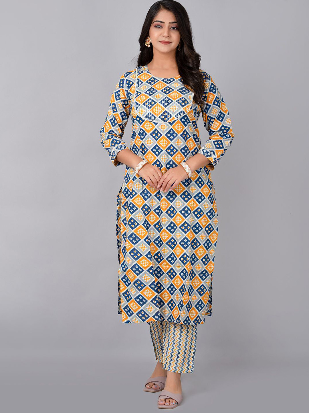 

TRIVEDI Geometric Printed Round Neck Pure Cotton Straight Kurta With Trousers, Blue