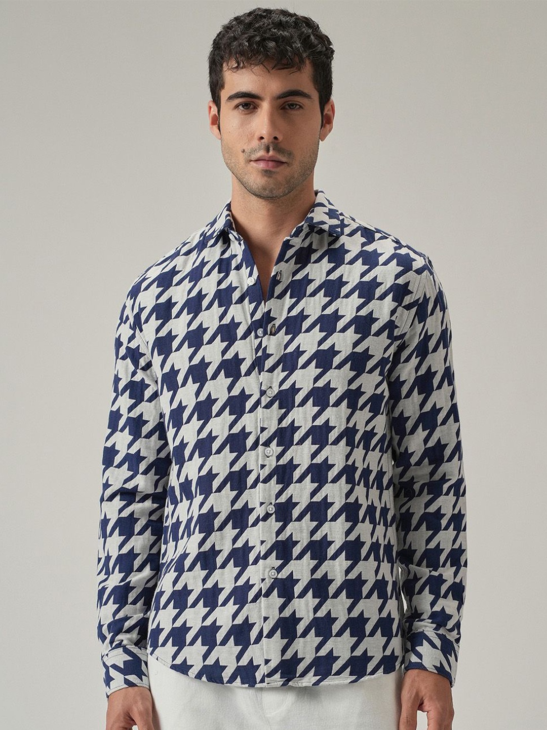 

Banana Club Men Classic Opaque Casual Shirt, Blue