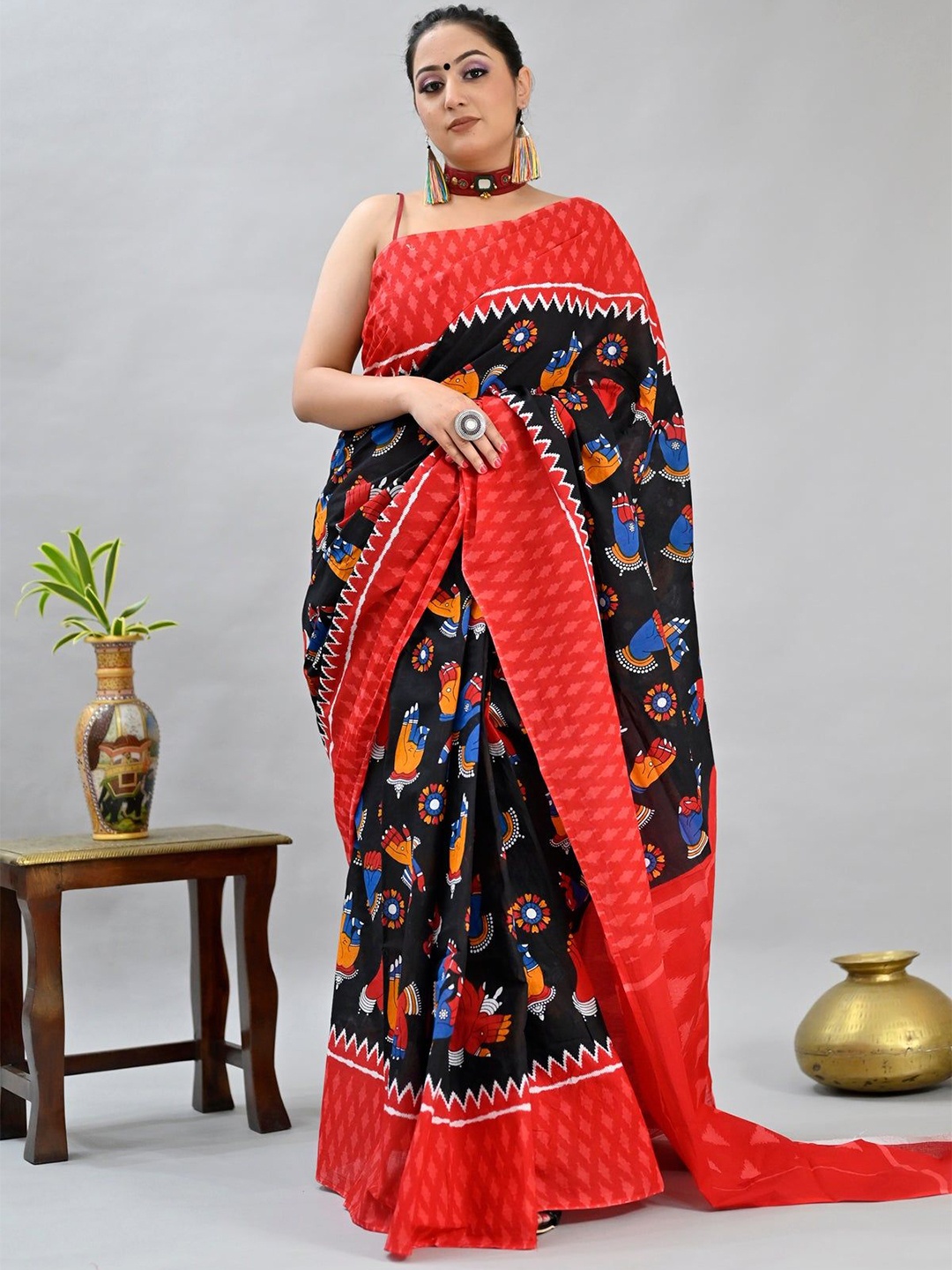 

Nimidiya Ethnic Motifs Printed Pure Cotton Saree, Black