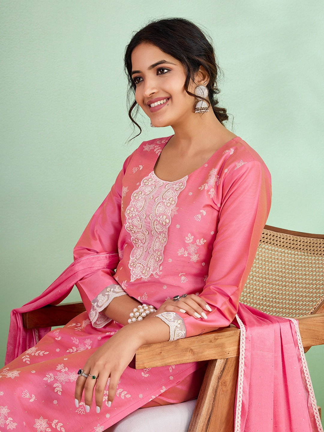 

SUAAC Floral Embroidered Thread Work Straight Kurta With Trousers And Dupatta, Pink