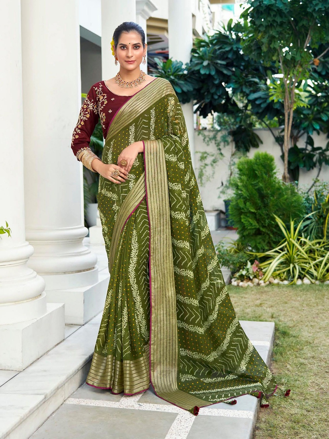 

MAHALASA Ethnic Motifs Embroidered Pure Chiffon Designer Saree, Green