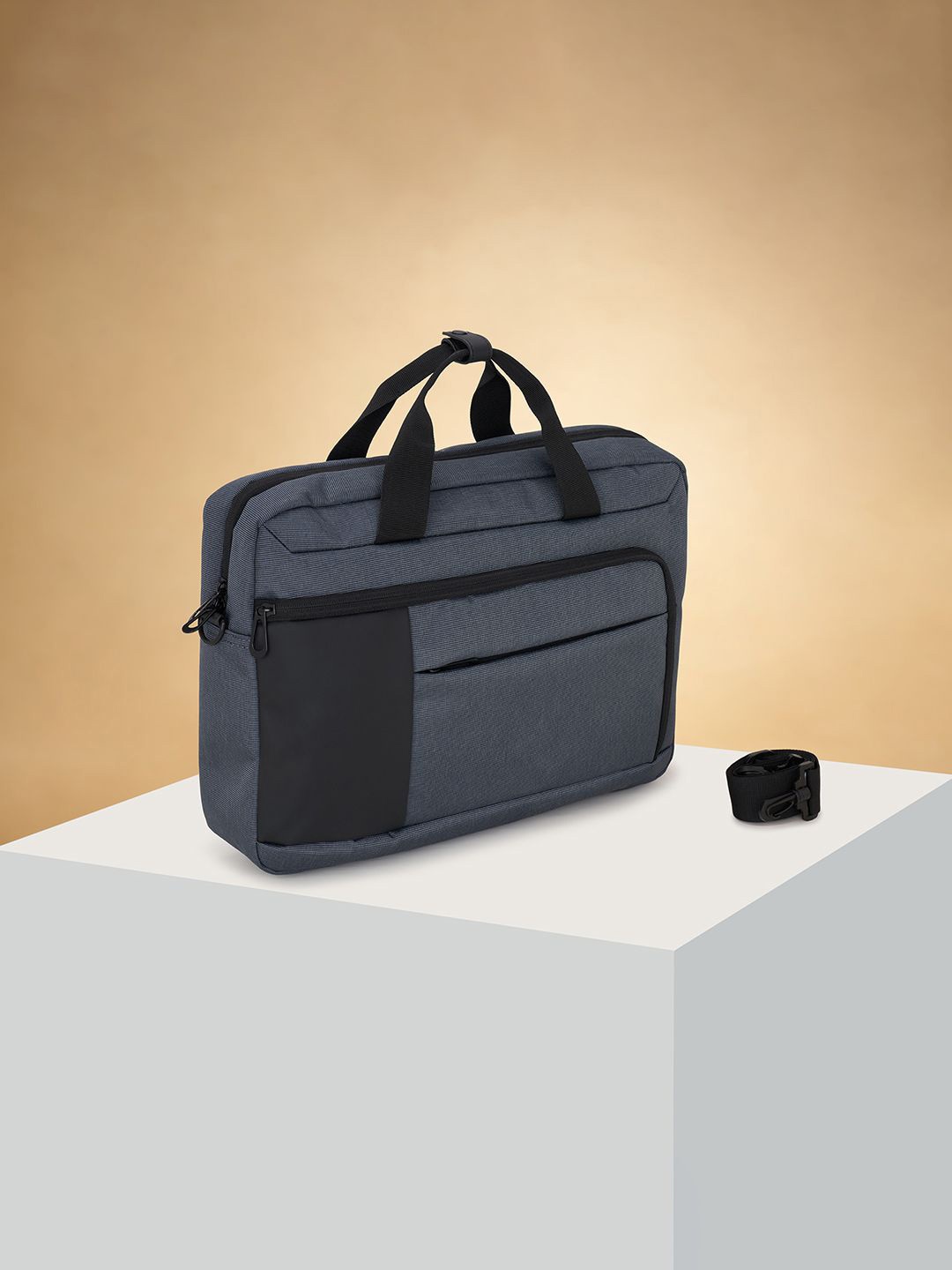 

Ajile by Pantaloons Men Solid Laptop Bag, Navy blue