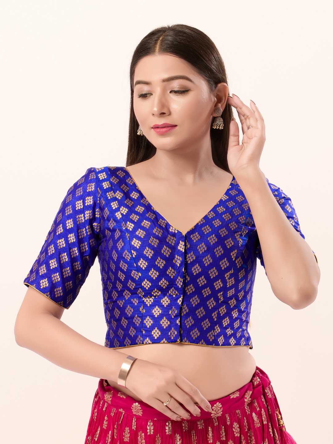 

VAMAS - THE DESIGNER BLOUSES Women V-Neck Padded Saree Blouse, Blue