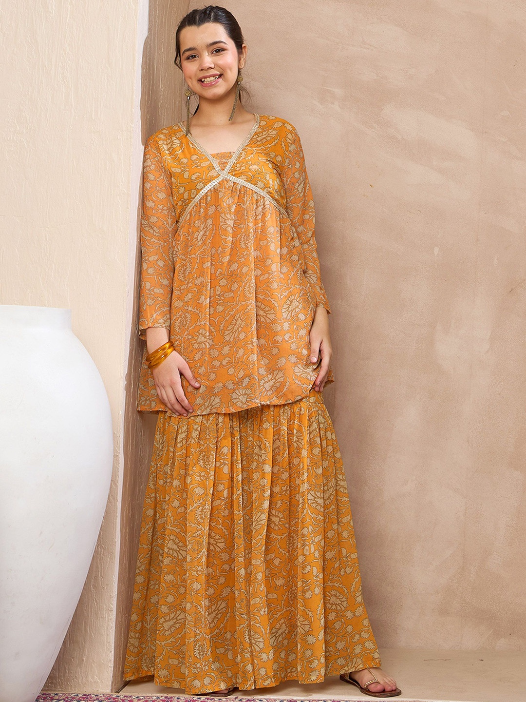 

Noh.Voh - SASSAFRAS Kids Girls Floral Printed Peplum Tunic & Sharara, Yellow