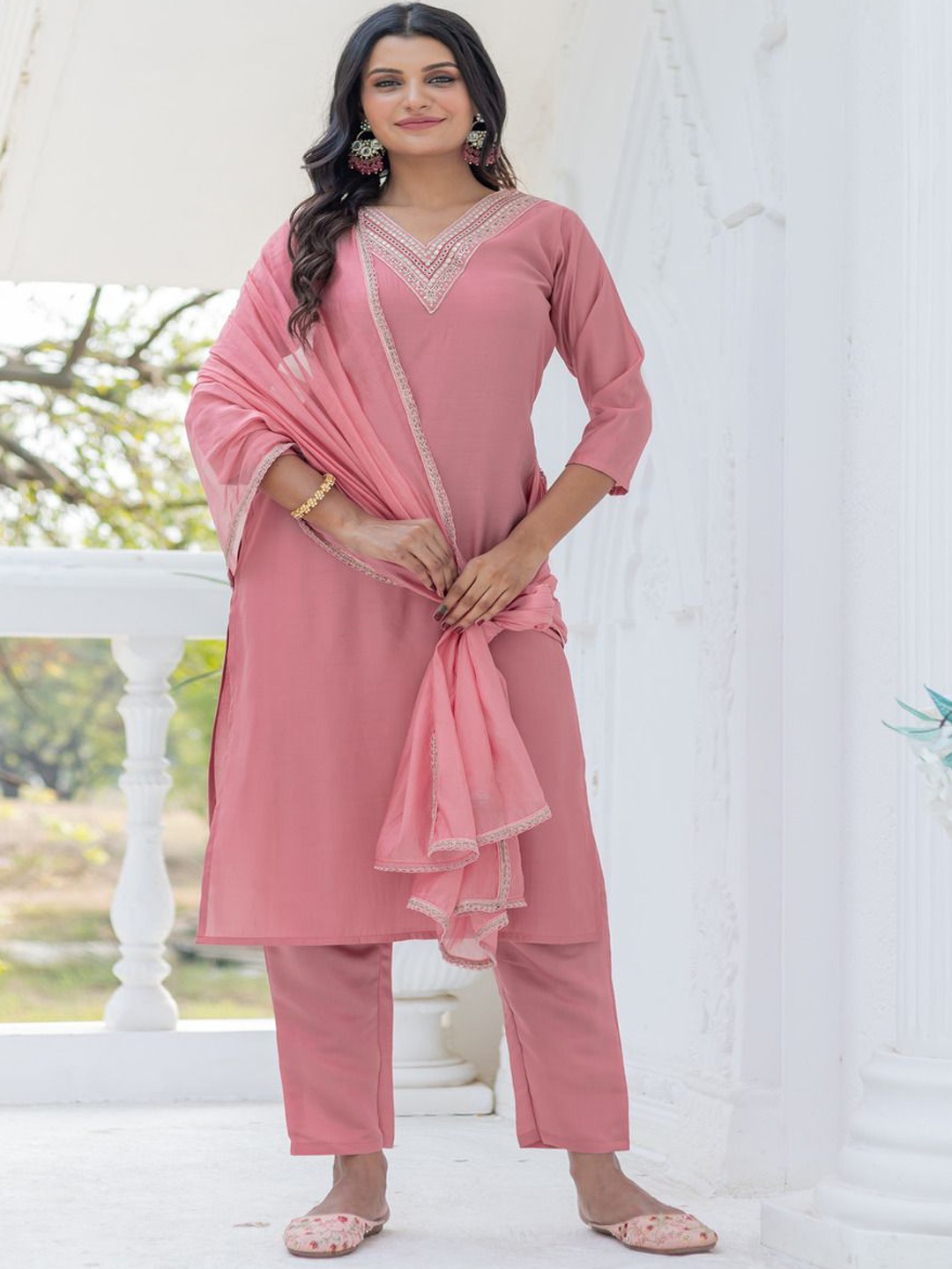 

BLACK SCISSOR Ethnic Motifs Embroidered Thread Work Straight Kurta with Trousers & Dupatta, Pink