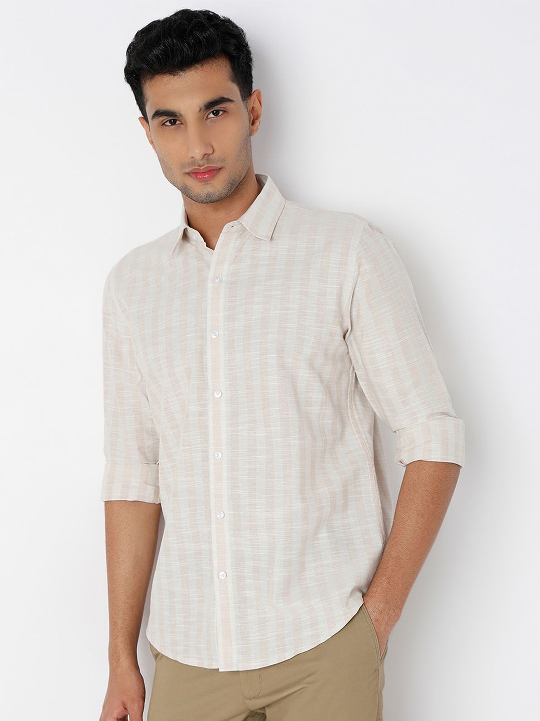 

MARK & ALBERT Men India Slim Fit Spread Collar Vertical Striped Cotton Linen Casual Shirt, Beige