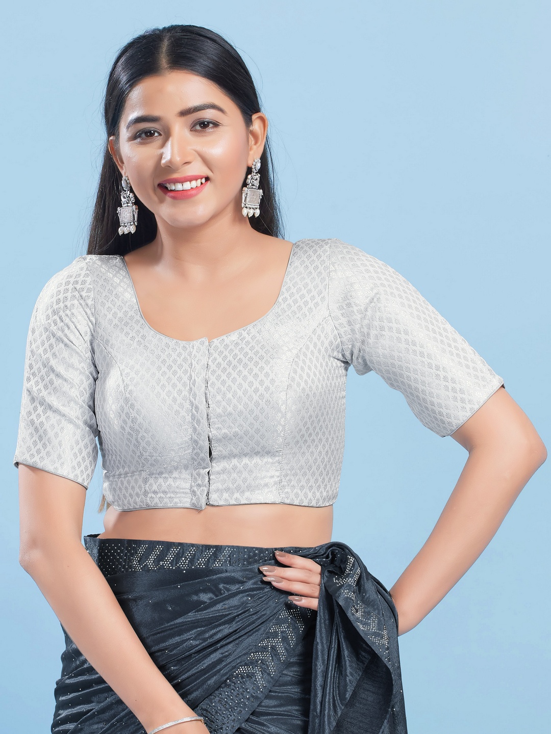 

VAMAS - THE DESIGNER BLOUSES Women Round Neck Padded Saree Blouse, Silver