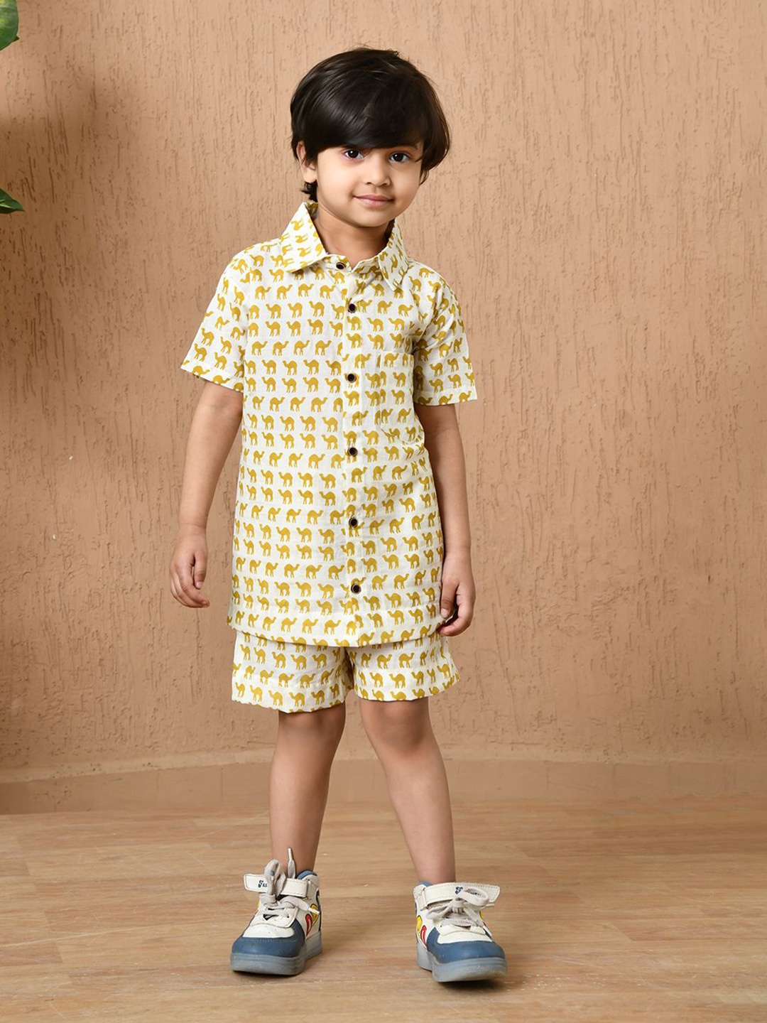 

BAESD Boys Printed Short Sleeves Pure Cotton Shirt With Shorts, White