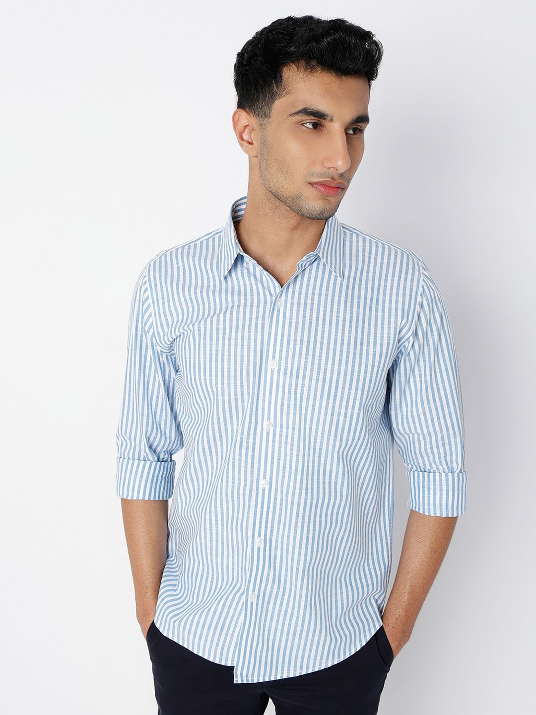 

MARK & ALBERT Men India Slim Fit Spread Collar Vertical Striped Cotton Linen Casual Shirt, Blue