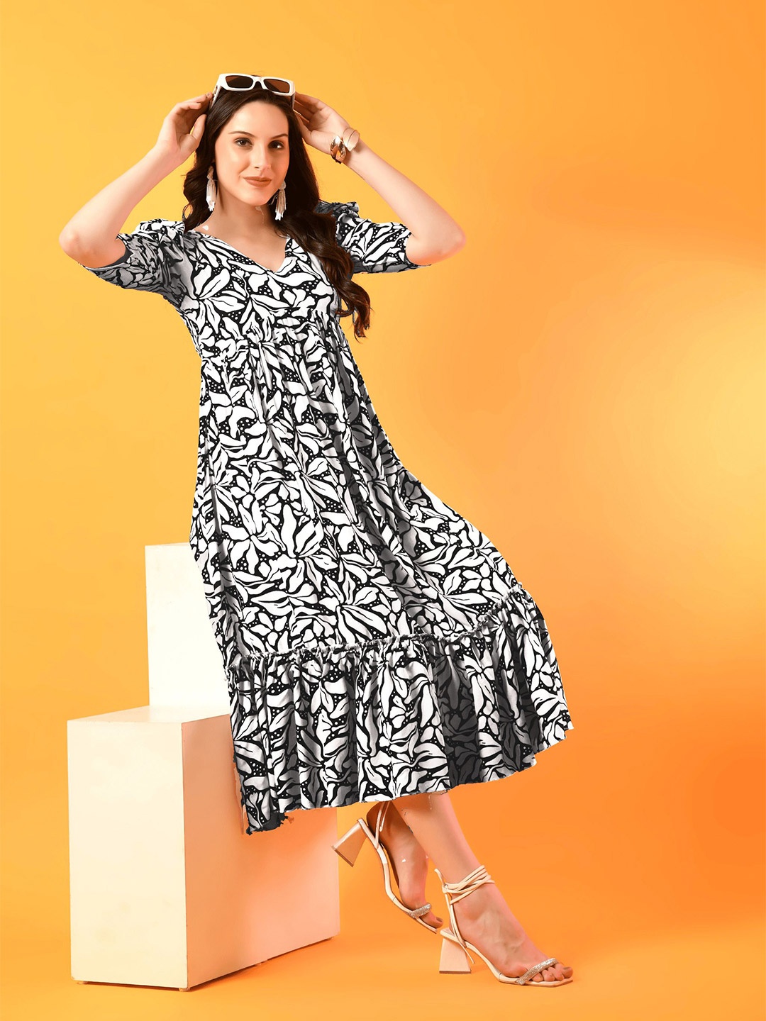 

ANNSH APPAREL Floral Print Fit & Flare Midi Dress, Black