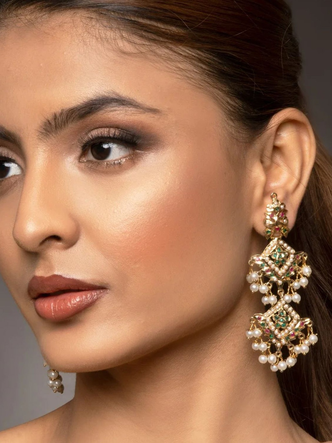

QUEENS JEWELS Inara Jadau Gold-Plated Artificial Stones Studded And Beaded Drop Earrings