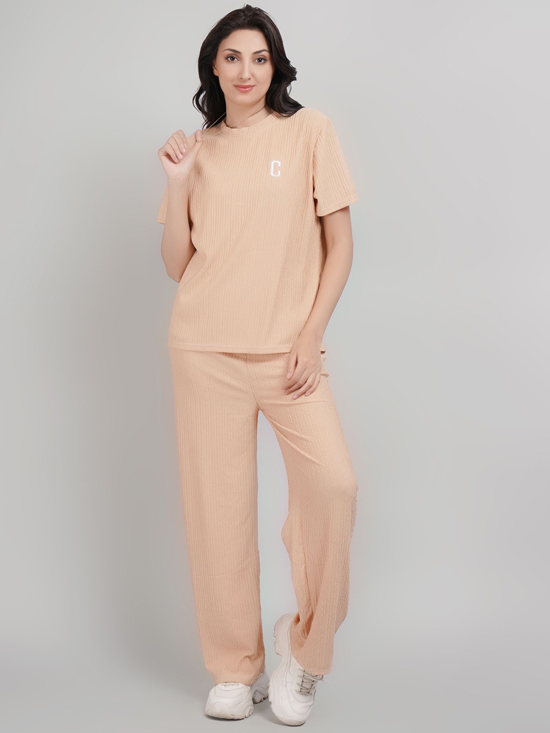 

Lugo Solid Round Neck T-Shirt With Trousers, Beige