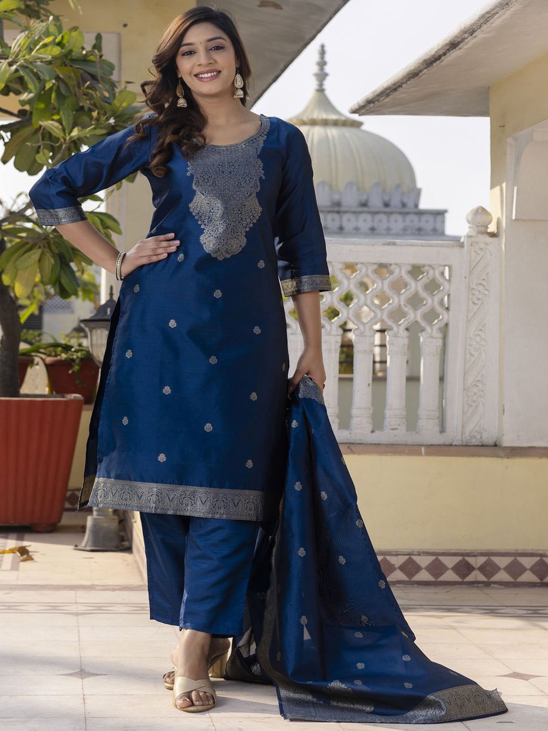 

BLACK SCISSOR Floral Printed Straight Kurta with Trousers & Dupatta, Blue