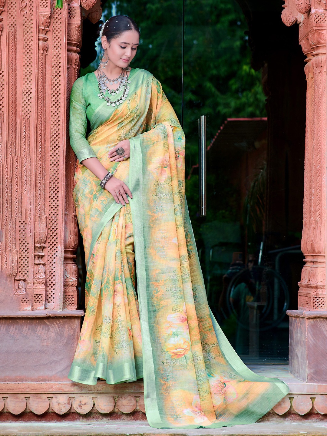 

Mitera Floral Printed Zari Pure Cotton Saree, Yellow