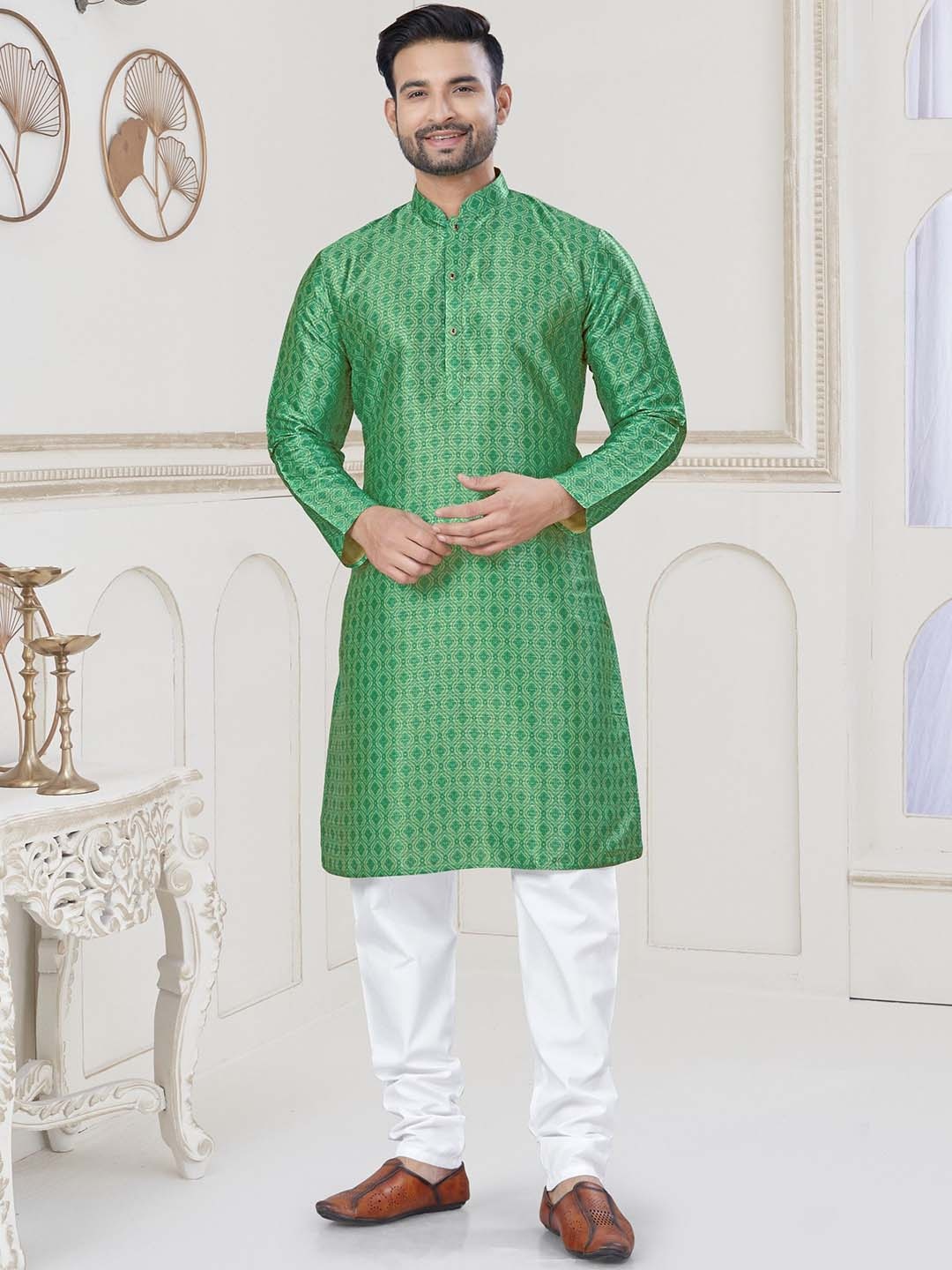 

OUTLUK Ethnic Motifs Woven Design Mandarin Collar Silk Jacquard Straight Kurta, Green
