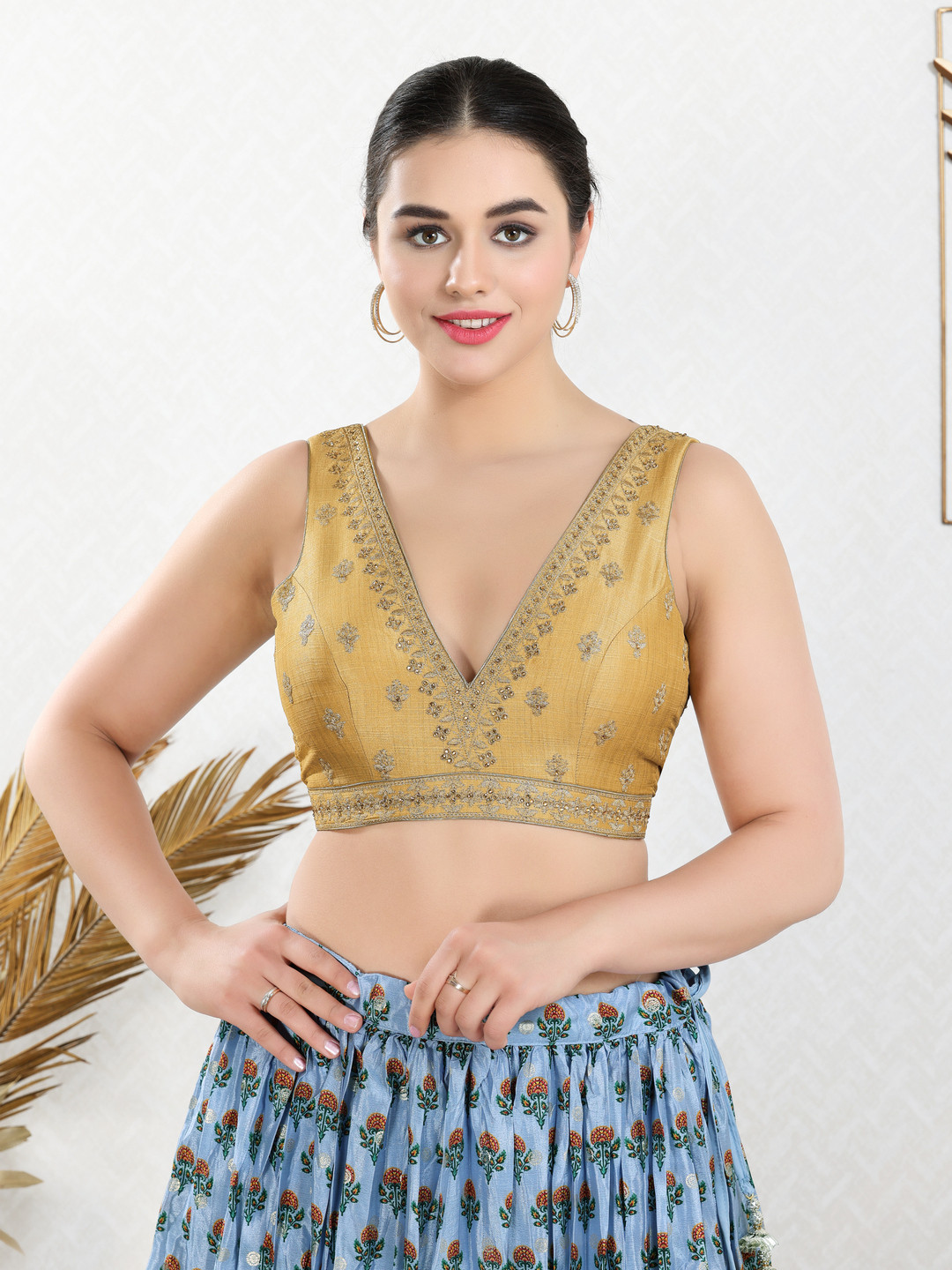 

VAMAS - THE DESIGNER BLOUSES Women V-Neck Padded Saree Blouse, Gold