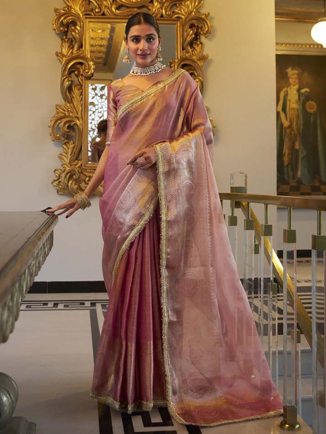 

MADHAVPRIYA Tissue Tussar Saree, Pink