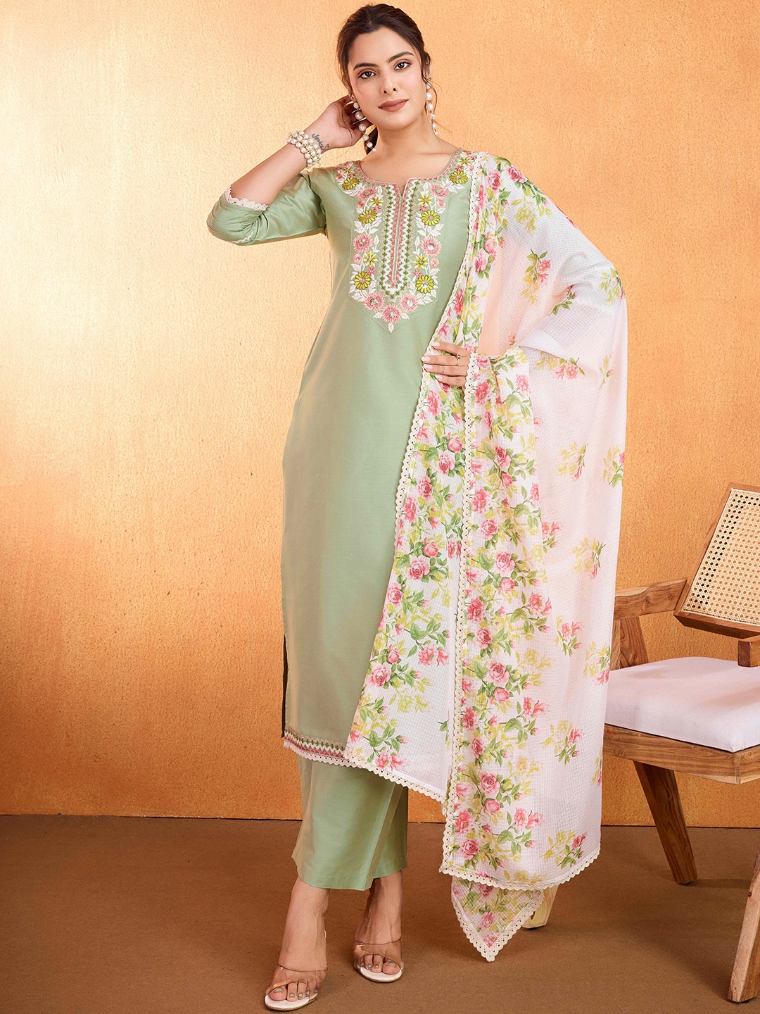 

SUAAC Floral Embroidered Straight Kurta With Trousers And Dupatta, Green