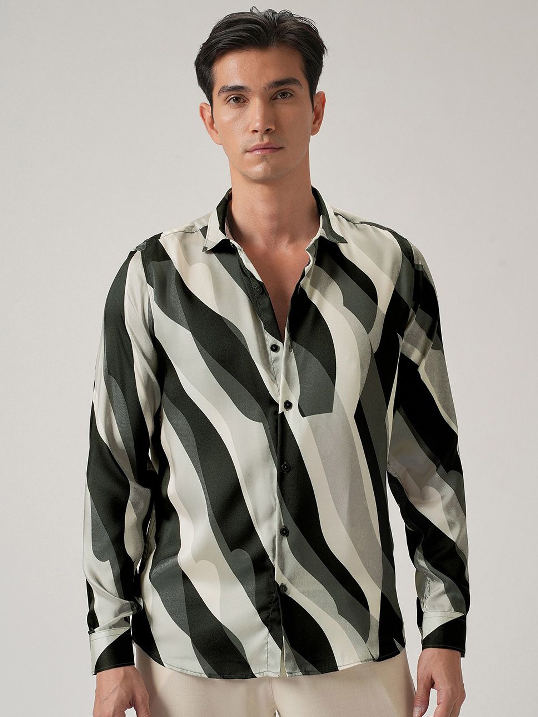 

Banana Club Men Abstract Printed Classic Slim Fit Casual Shirt, Olive