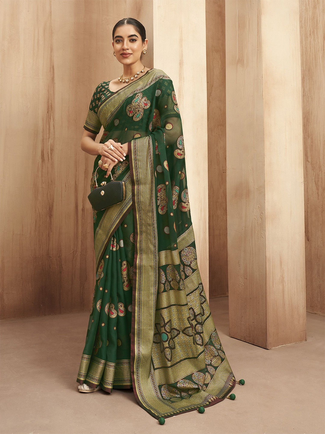 

elora Paisley Printed Banarasi Saree, Green