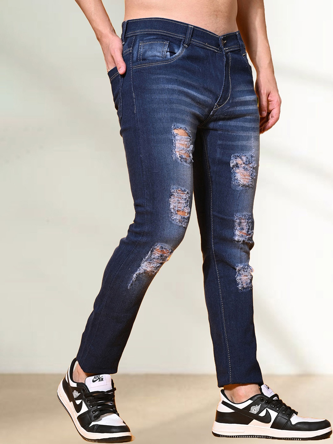 

LINARIA Men Classic Tapered Fit Highly Distressed Heavy Fade Jeans, Blue