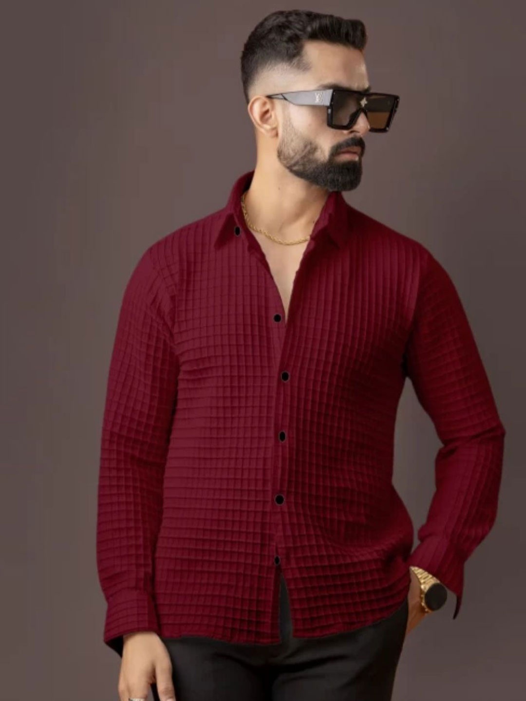 

ZEVBISA Men Relaxed Fit Spread Collar Checked Casual Shirt, Maroon