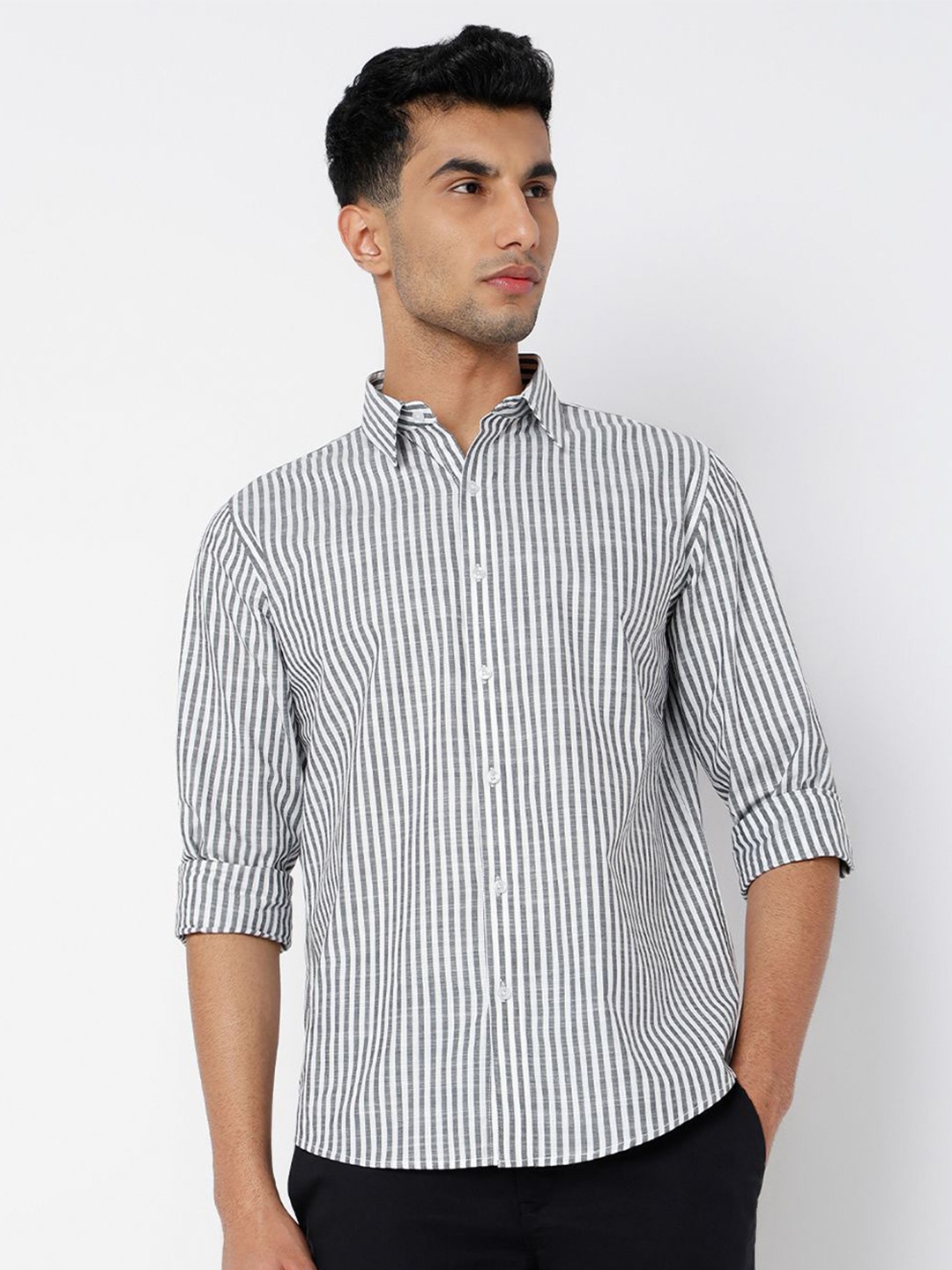 

MARK & ALBERT Men India Slim Fit Spread Collar Vertical Striped Cotton Linen Casual Shirt, Grey