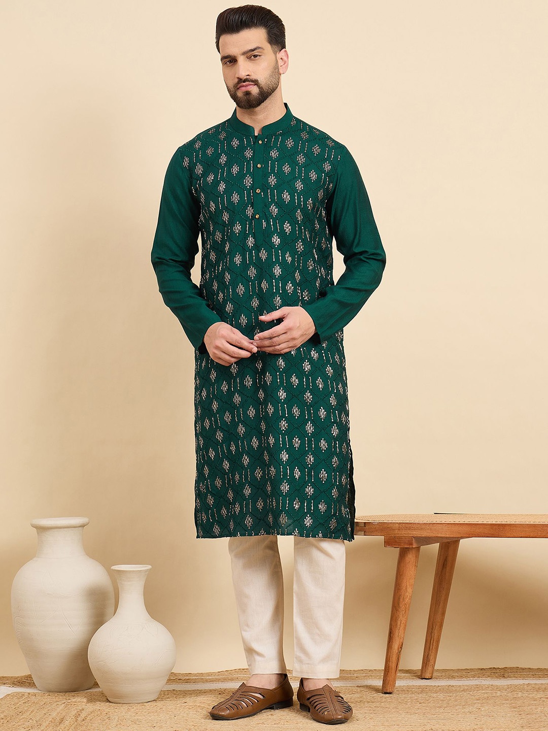 

House of Pataudi Ethnic Motifs Embroidered Sequins Straight Kurta, Green
