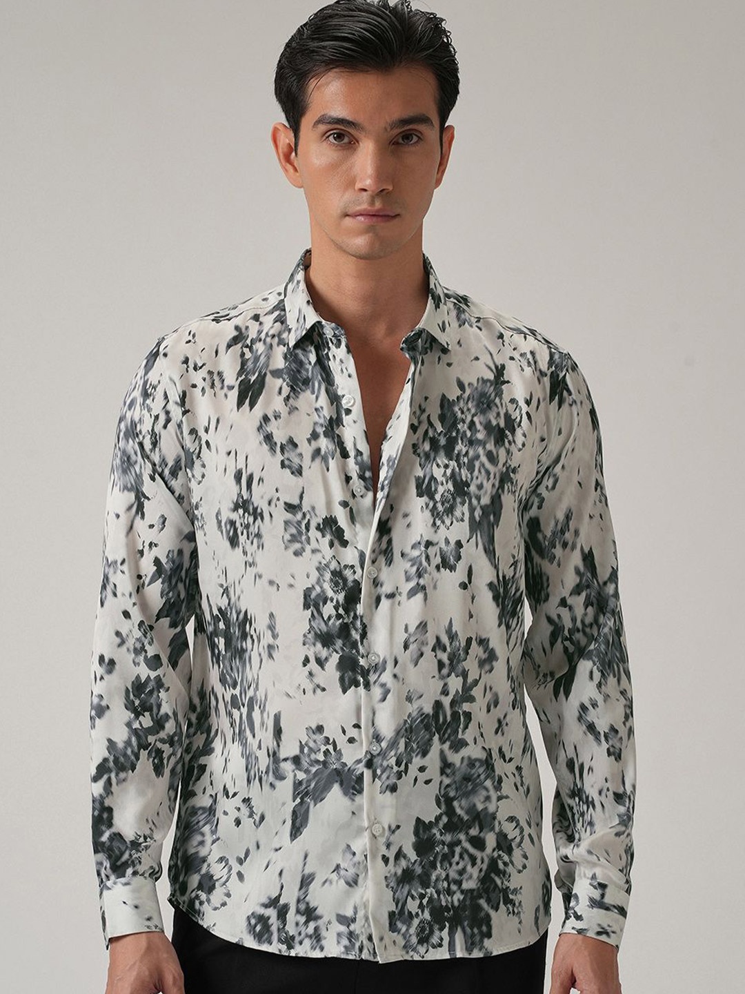 

Banana Club Men Classic Slim Fit Abstract Printed Casual Shirt, Blue