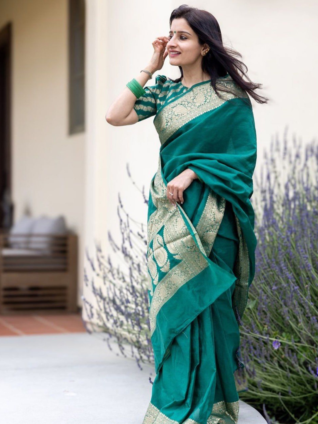 

PAYAL CREATION Woven Design Zari Banarasi Saree With Unstitched Blouse Piece, Green