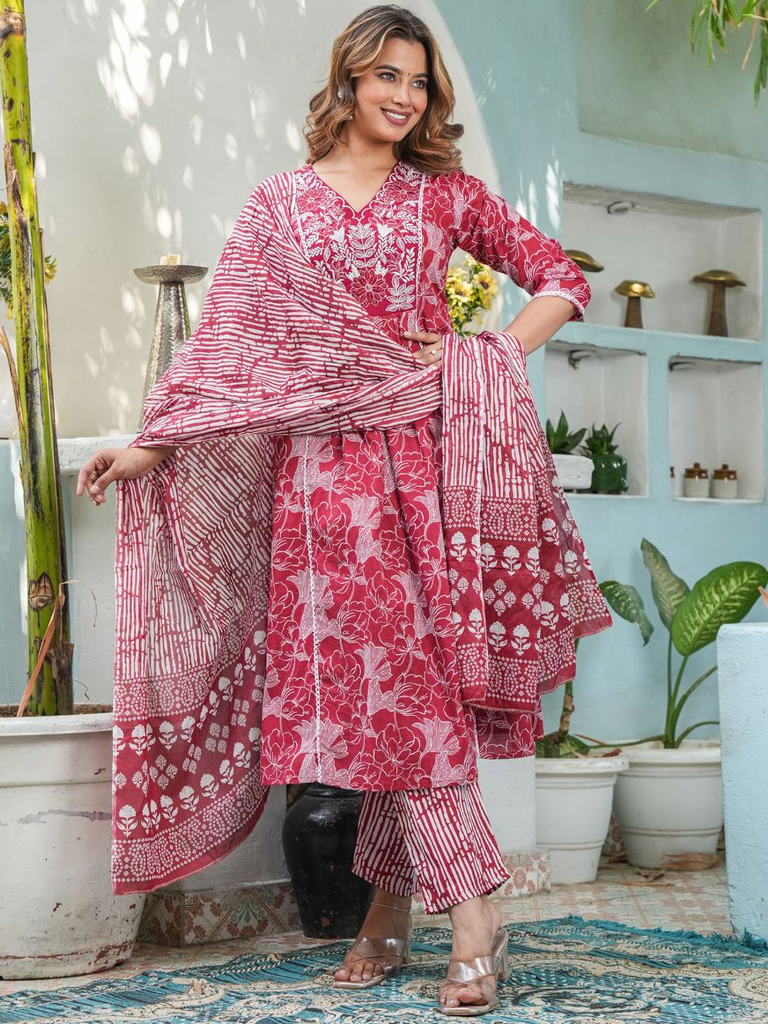 

SINGNI Floral Printed Pleated V-Neck Pure Cotton A-Line Kurta With Trousers & Dupatta, Red