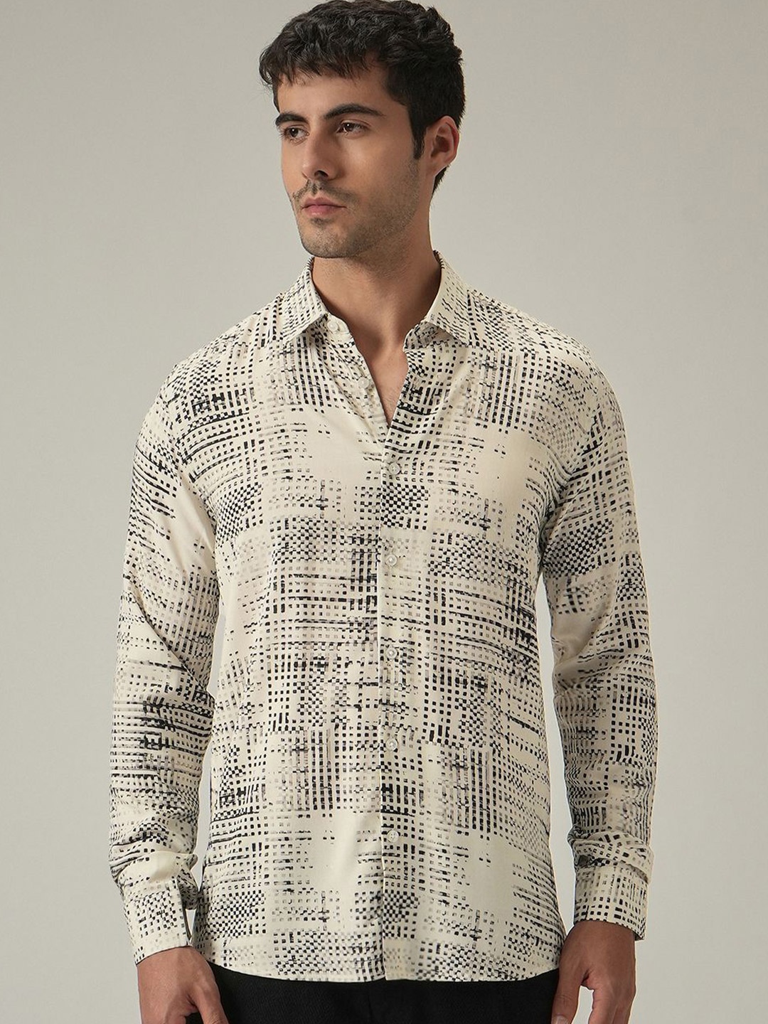 

Banana Club Men Crosshatch Printed Classic Slim Fit Casual Shirt, Cream