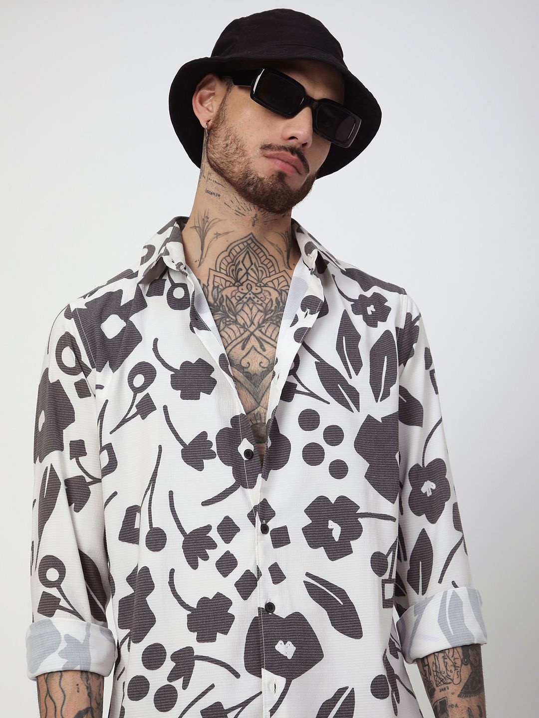

VASTRADO Men Classic Fit Spread Collar Floral Printed Casual Shirt, White