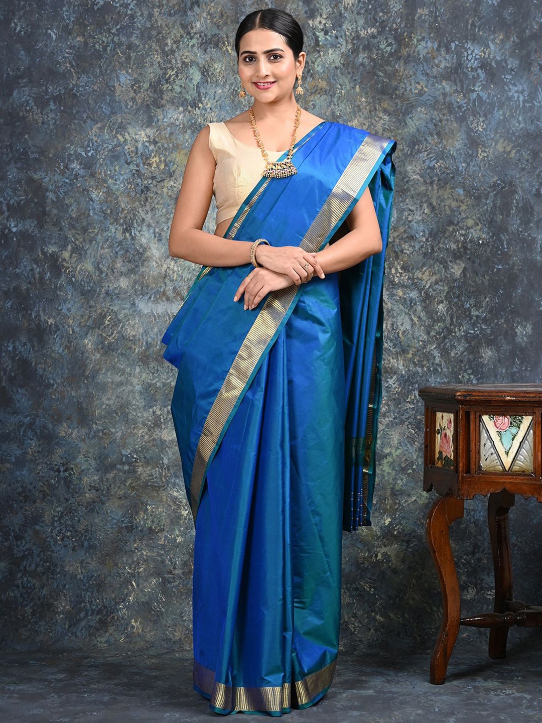 

Ushvii Woven Design Zari Silk Kanjeevaram Saree With Unstitched Blouse Piece, Blue