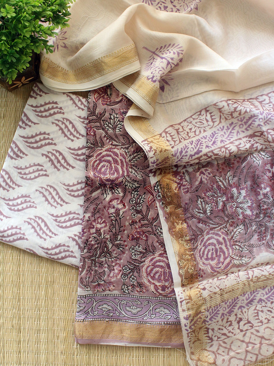 

Weaves of Tradition Floral Printed Unstitched Dress Material, Violet