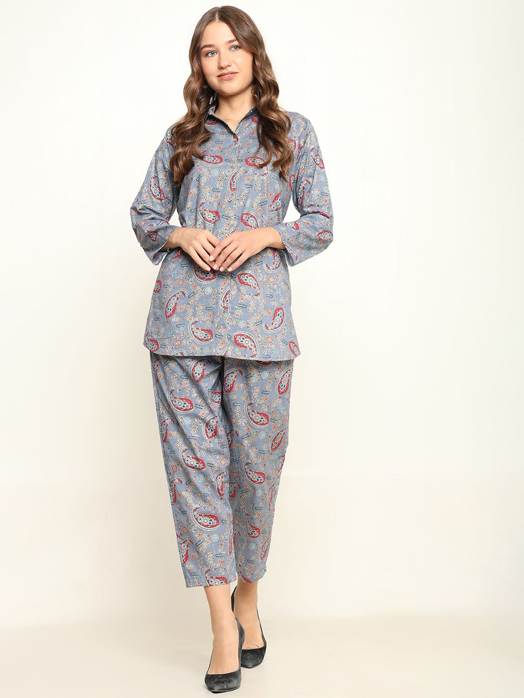 

CRAFTBAZAR Paisley Printed Shrt Collar Pure Cotton Tunic With Trousers, Grey