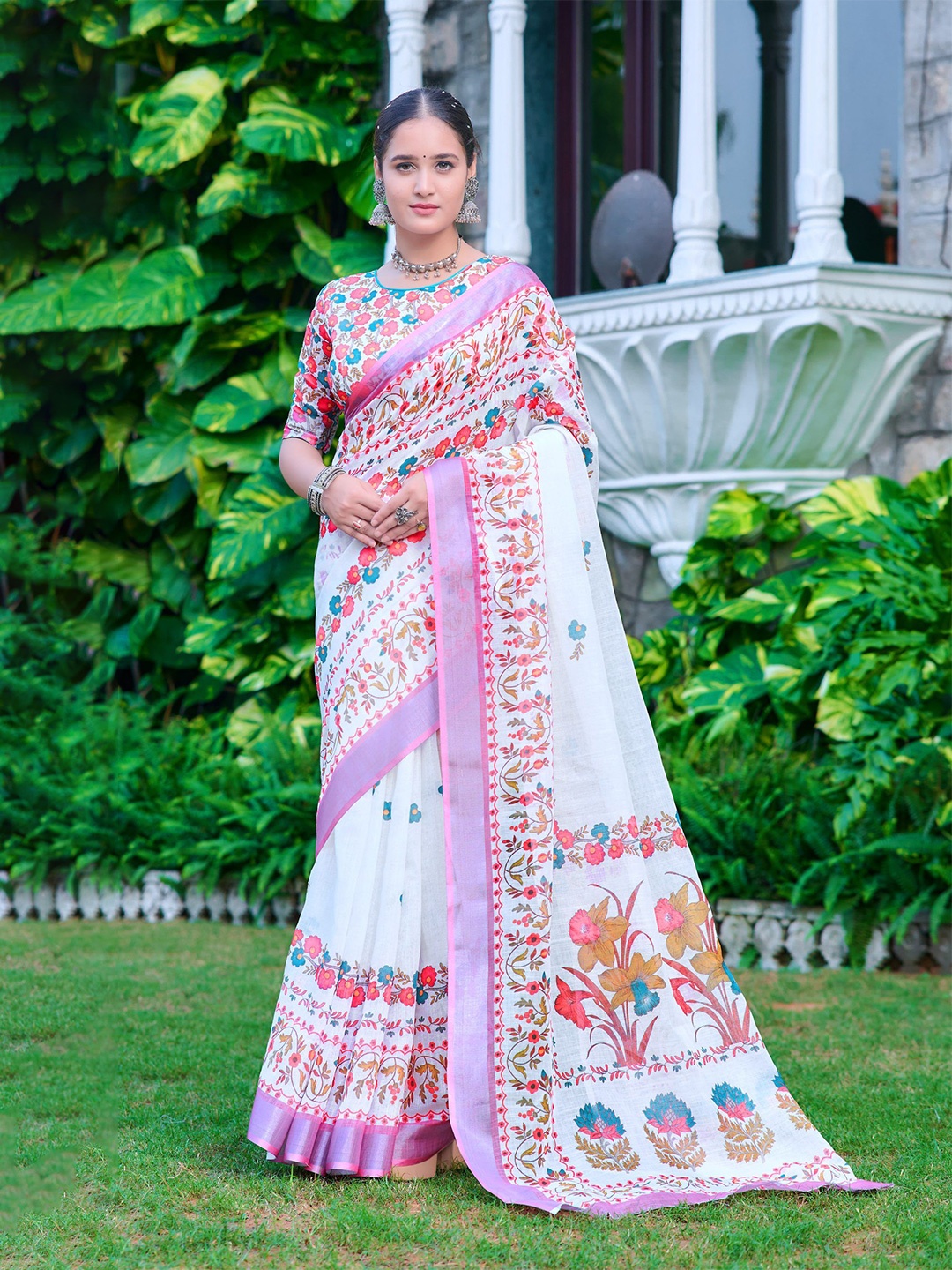 

Mitera Floral Printed Zari Saree With Unstitched Blouse Piece, White