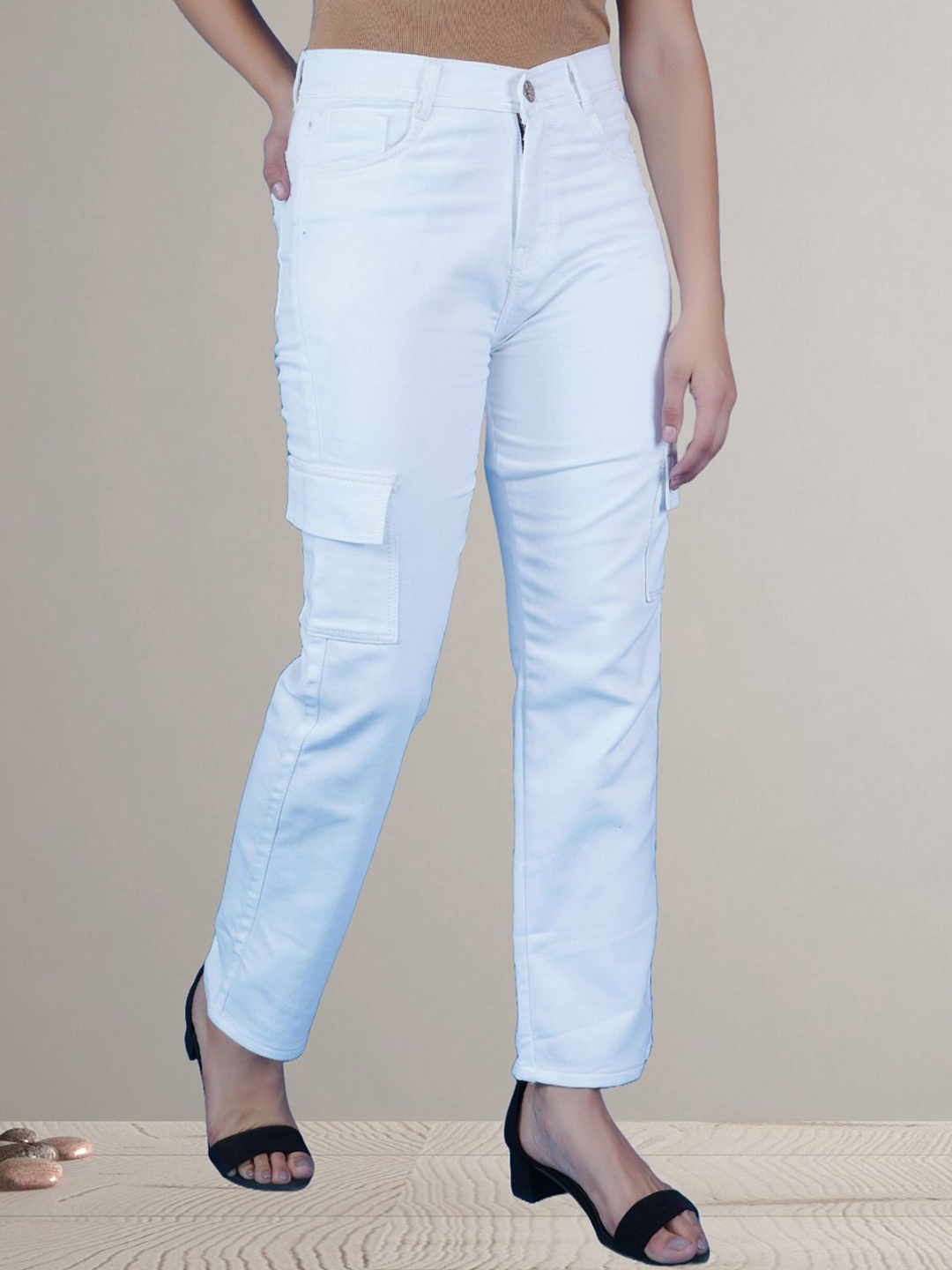 

LINARIA Women Classic Cargo Styles Jeans, White
