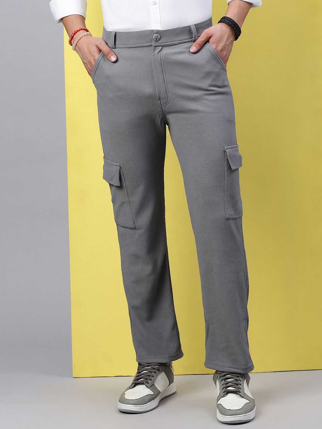 

VOXATI Men Relaxed Fit Corduroy Cargos Trousers, Grey