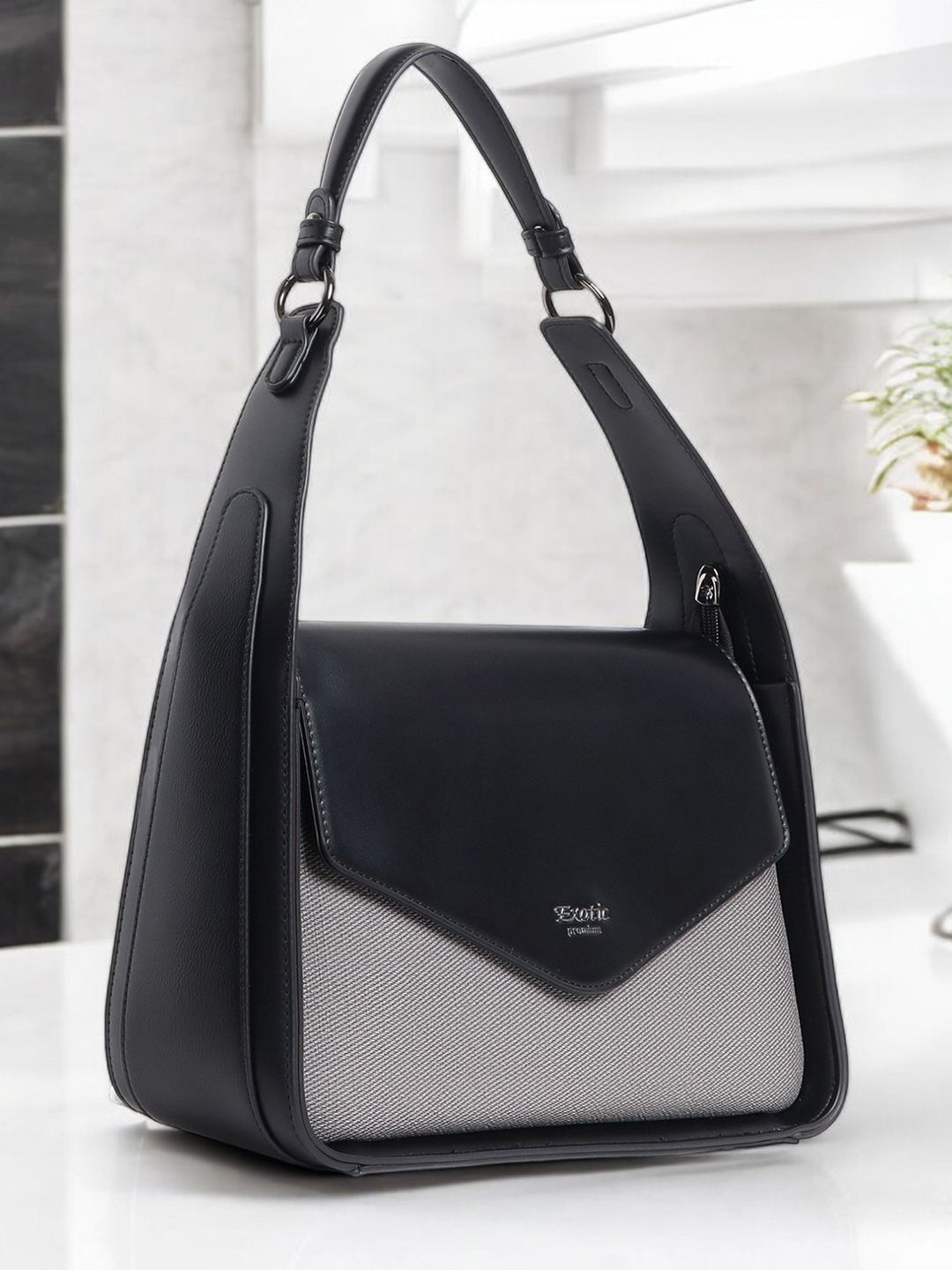 

Exotic Women Textured Structured Leather Handheld Bag, Black